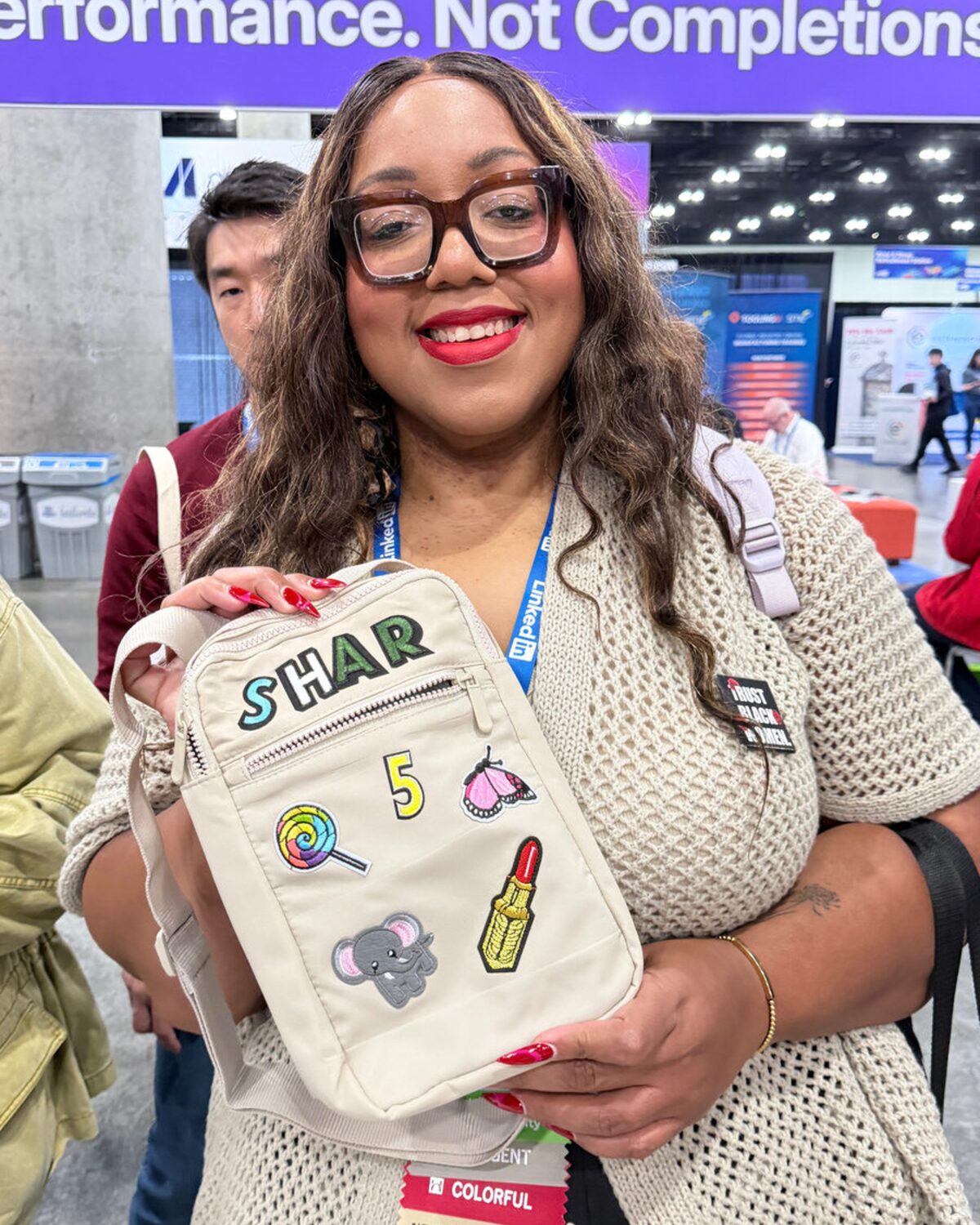 Tote bag customized with heat-applied embroidered patches